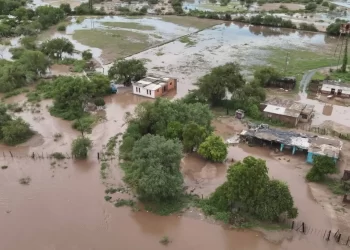 Lluvia de 80 milímetros inunda la Comisaría de Bacabachi en Navojoa