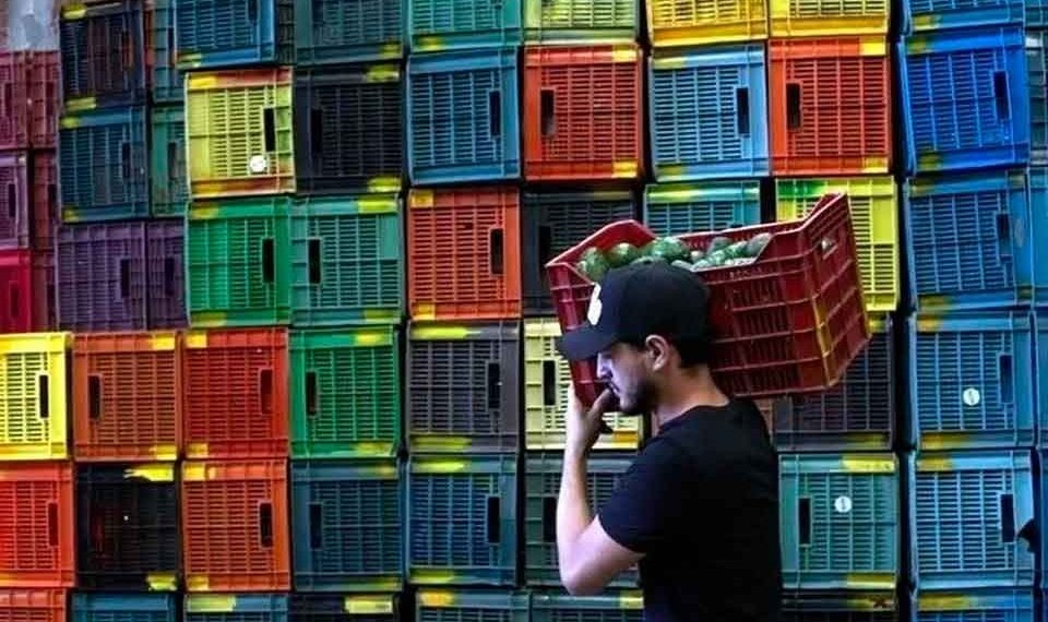 Disminuye brecha… con trabajo precario