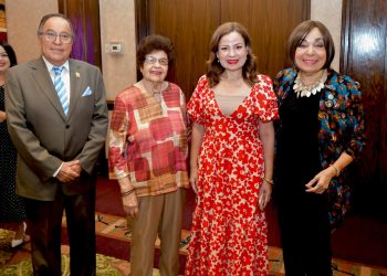 Entregan reconocimiento “Forjadora 2025” a Martha Aguayo de Uruchurtu