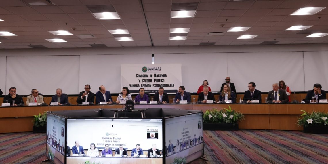 Comisión de Hacienda perfila discusión del Paquete Económico 2026 e iniciativas de la presidenta sobre aduanas y aranceles