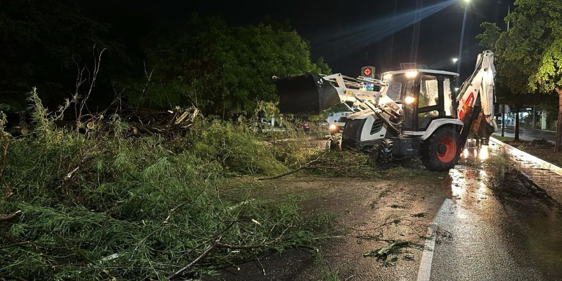 Mantiene Ayuntamiento de Hermosillo operativo permanente de atención a reportes por lluvias