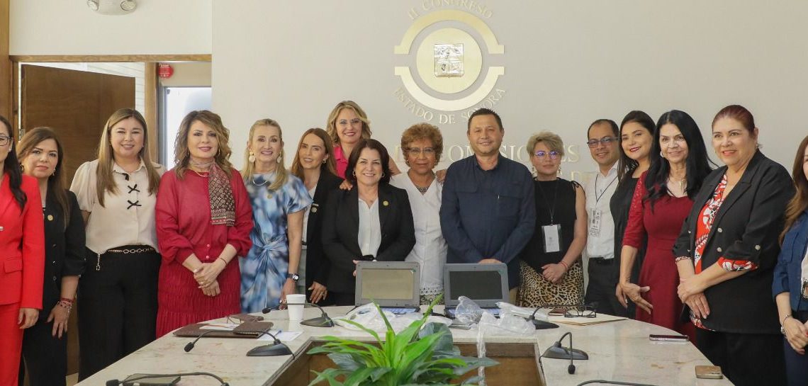 Donan legisladoras del Congreso de Sonora equipos de ultrasonido al Isssteson