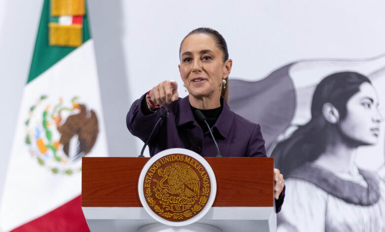 Sheinbaum reconoce adeudos con farmacéuticas