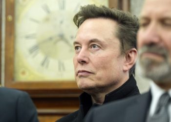 Elon Musk podría ganar $1 billón si Tesla cumple ambiciosas metas en 10 años