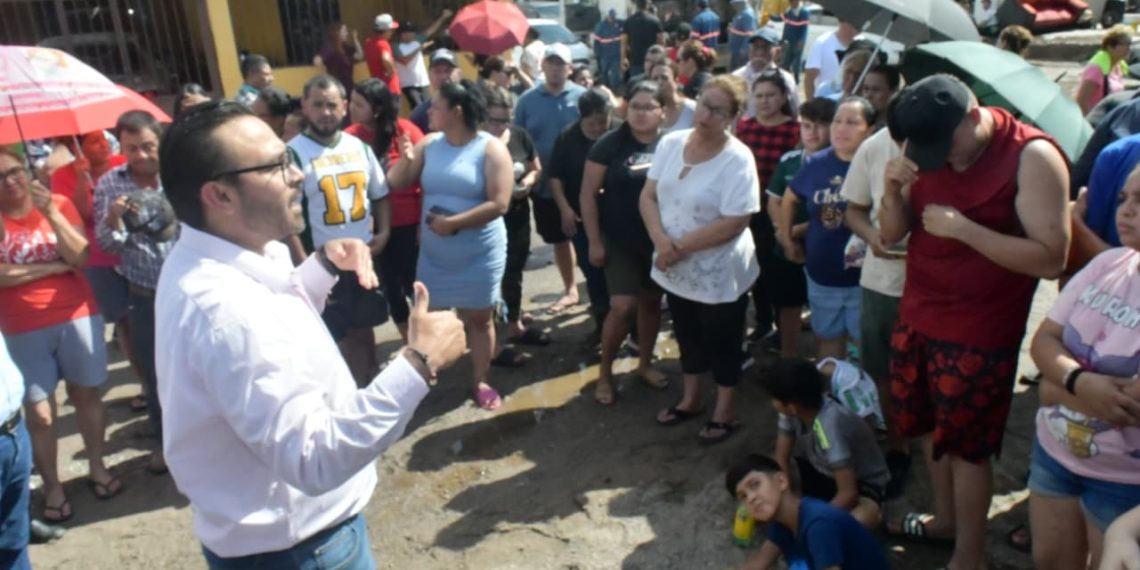 Atiende Gobierno Municipal a familias de la colonia La Caridad afectadas por lluvias, a quienes se les recomendó evacuar la zona