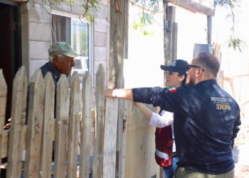 Gobierno de Sonora mantiene presencia permanente en Bahía de Kino tras el paso de Lorena