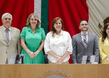 Rinden protesta personas juzgadoras ante el Congreso de Sonora