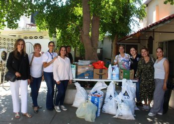 Entregan mujeres mineras kilos de ayuda a Casas Hogar