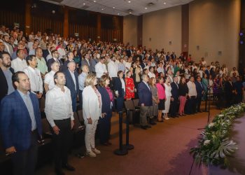 Diputado Omar Del Valle Colosio rinde su Primer Informe de Labores Legislativas en Hermosillo