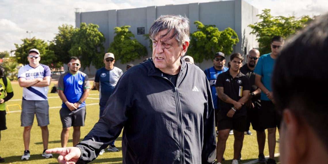 Gobierno de Sonora realiza capacitación deportiva con Rubens Valenzuela