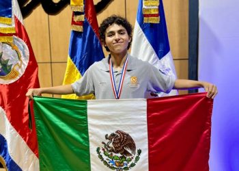 Gana alumno de Cobach Sonora medalla de plata en Olimpiada Centroamericana y del Caribe de Física 2025