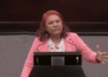 Diputada morenista afirma que se construyó una nave en Veracruz para viajar a Marte 