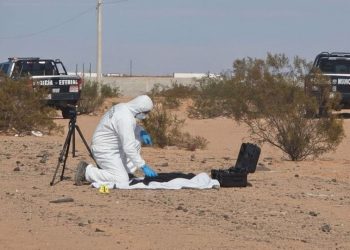 Hallan dos cuerpos violentados en desierto de Sonora; uno podría ser joven desaparecido