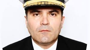 Giran ficha roja a Contralmirante Fernando Farías