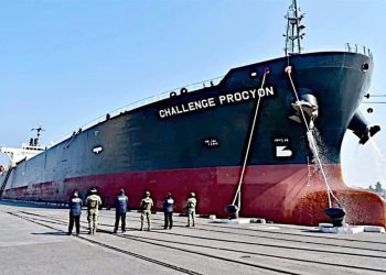 Dan a marinos 1.7 mdp por cada huachi-buque