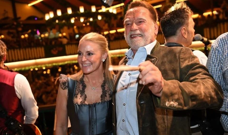 Se adueña Arnold Schwarzenegger del Oktoberfest
