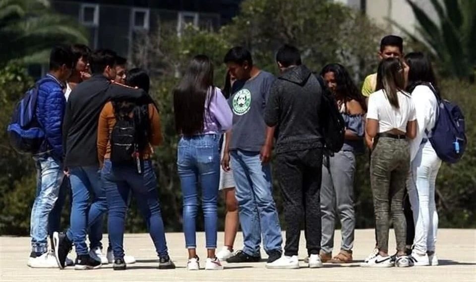 Dejan de trabajar los jóvenes ante programas sociales