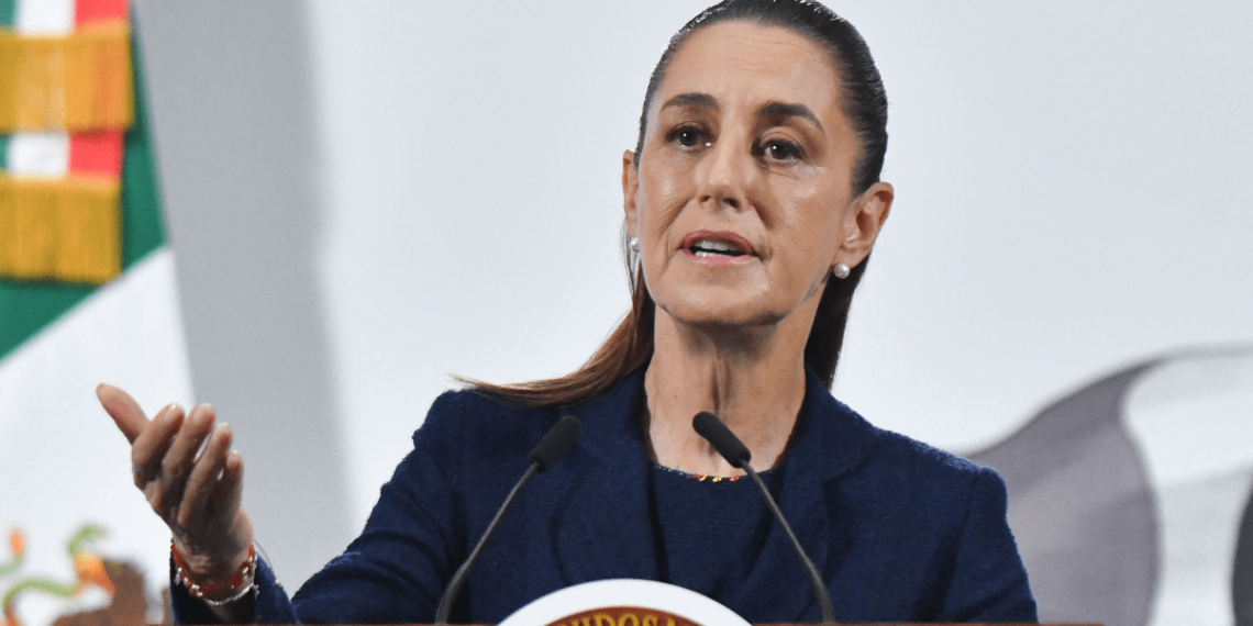 Claudia Sheinbaum rechaza redadas y trato a migrantes en México