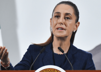 Claudia Sheinbaum rechaza redadas y trato a migrantes en México