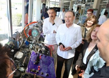 Gobernador Durazo coloca a Sonora en el mapa mundial de la electromovilidad con prototipo de vehículo eléctrico BMC
