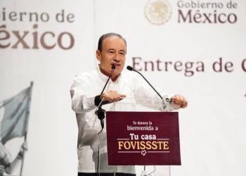 Gobernador Durazo y Sedatu garantizan certeza jurídica a familias con entrega de 300 escrituras del Fovissste