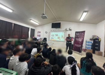 Sensibiliza Gobierno de Sonora a madres de familia y estudiantes sobre prevención de violencia en Molino de Camou