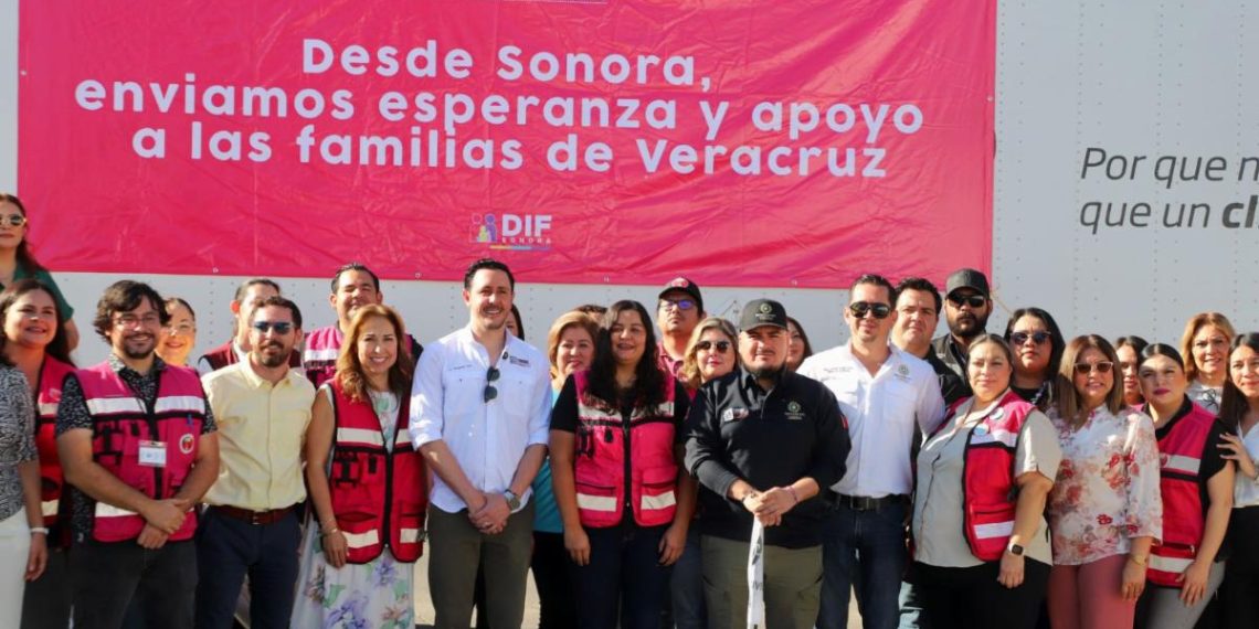 Gobierno de Sonora da banderazo de salida a tractocamión con víveres para damnificados de Veracruz