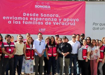 Gobierno de Sonora da banderazo de salida a tractocamión con víveres para damnificados de Veracruz