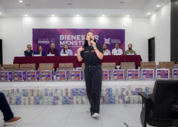 Entrega Gobierno de Sonora botiquines de Bienestar Menstrual a escuelas de Puerto Peñasco y Sonoyta