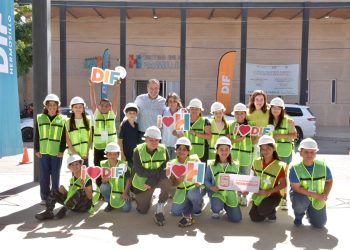 Motiva Toño Astiazarán a integrantes del Cabildo Infantil a conocer sobre energía renovable