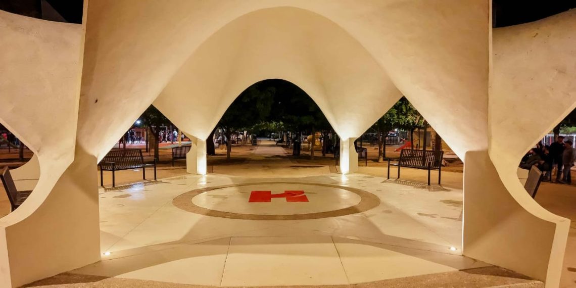 Entrega Toño Astiazarán como nuevo el parque Copacabana