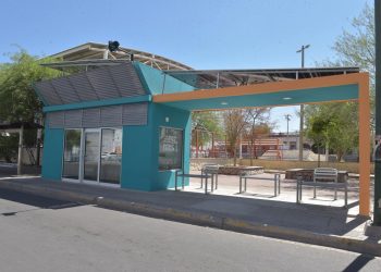 Aplican sanción administrativa por daños a parada de transporte de Gobierno Municipal