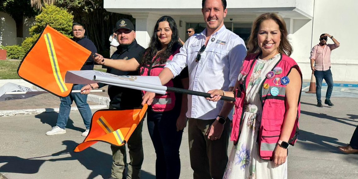 Gobierno de Sonora da banderazo de salida a tractocamión con víveres para damnificados de Veracruz