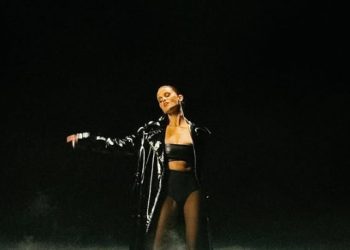 Selena Gómez deslumbra con imágenes inéditas de “In The Dark”