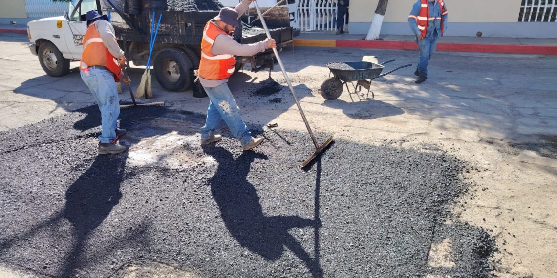 Continúa Gobierno Municipal jornadas de bacheo para dar mantenimiento a calles de la ciudad