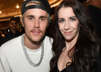 Responde con humor a oración de su mamá