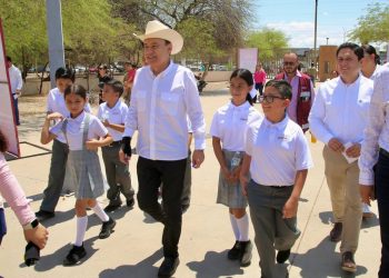 Gobernador Durazo logra disminuir deserción escolar con histórico programa de Becas Sonora de Oportunidades