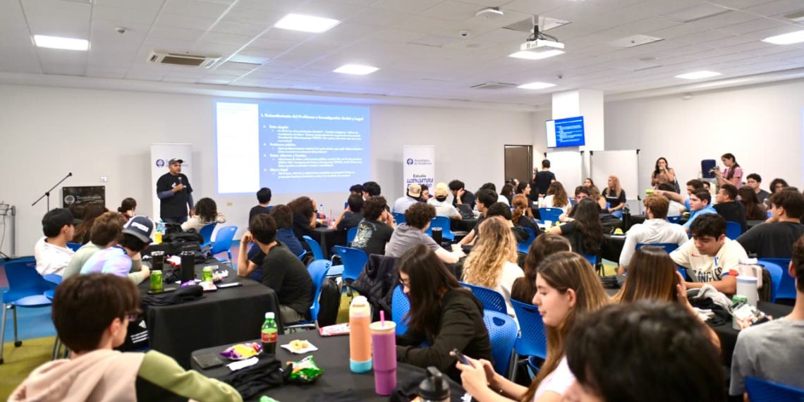 Reconoce Gobierno Municipal talento juvenil en Data Driven Day