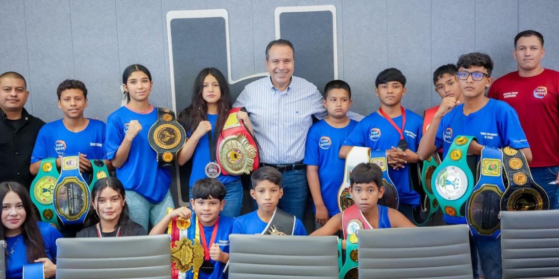 Impulsa Toño Astiazarán talento deportivo con entrega de 28 apoyos más en beneficio de 120 jóvenes