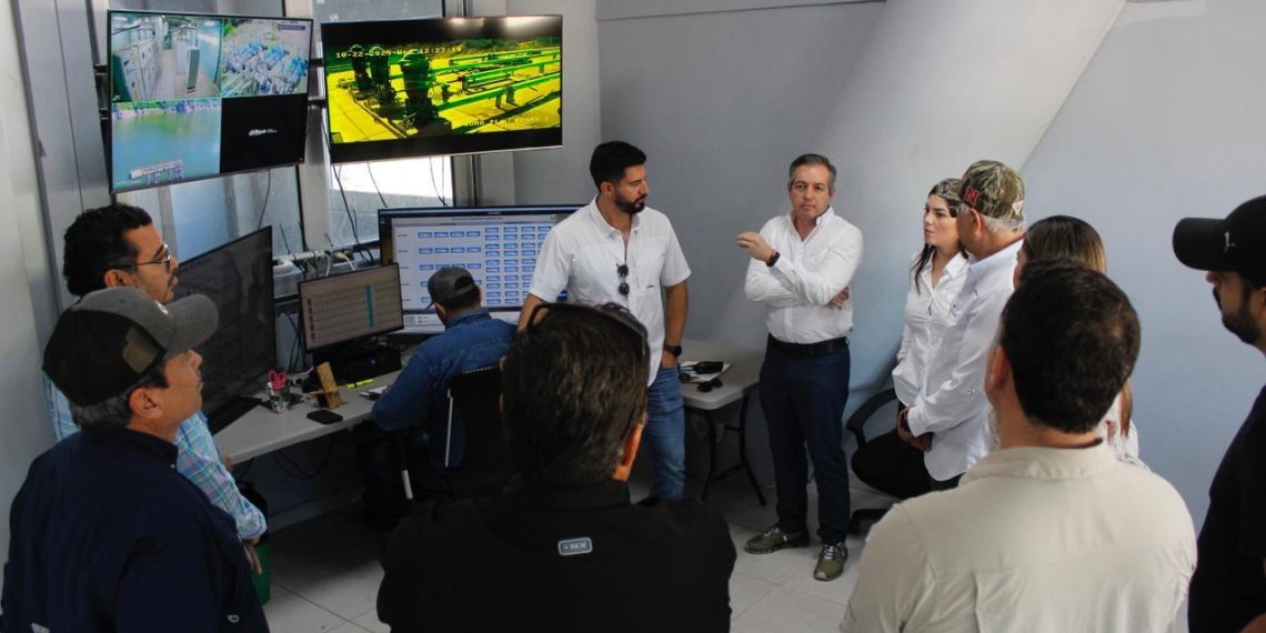 Coordina Omar Del Valle Colosio supervisión del acueducto Independencia en El Novillo