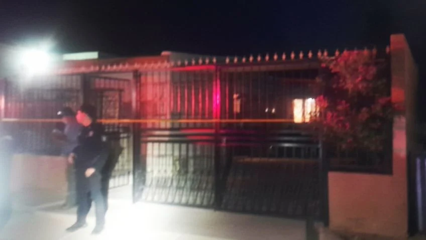 Joven agrede a cuchilladas a su propia madre e intenta quitarse la vida en Caborca