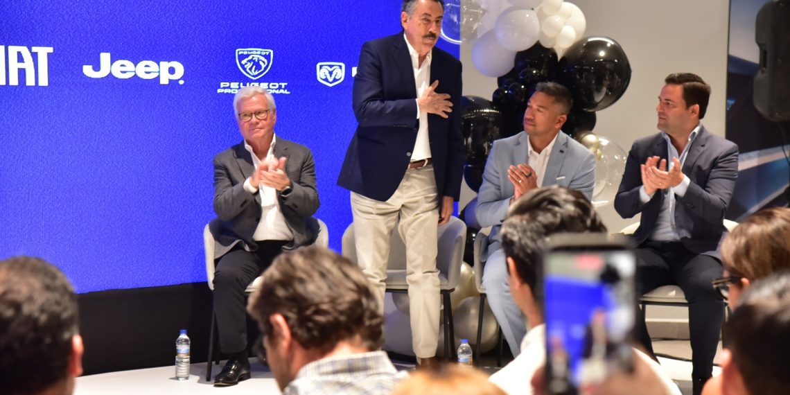 Preside Javier Lamarque inauguración de Agencia Automotriz en Cajeme