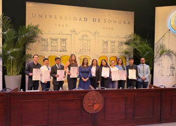 Universidad de Sonora conmemora su 83 Aniversario y reconoce la excelencia de sus estudiantes