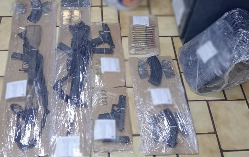 Incauta Policía Estatal y Semar cuatro armas de fuego en operativo por Maytorena
