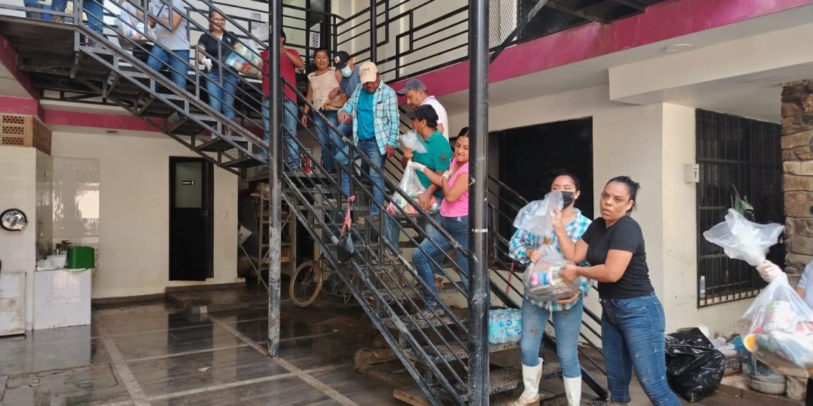 Continúa INE con la ayuda a personas afectadas por las lluvias, esta vez, en Veracruz