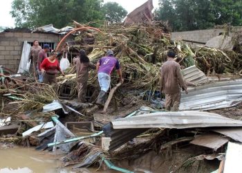 Llega a 80 número de muertes por lluvias
