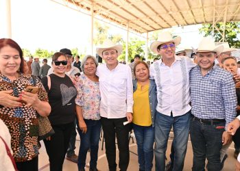 Con apoyos para el campo, salud especializada y becas, Gobernador Durazo cumple a familias del sur de Sonora