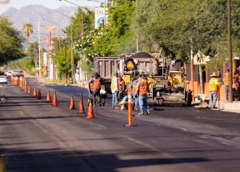 Supervisa Toño Astiazarán mantenimiento mayor en calle Olivares