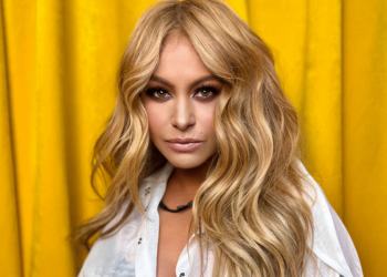 Demandan a Paulina Rubio por vivir sin pagar en mansión millonaria