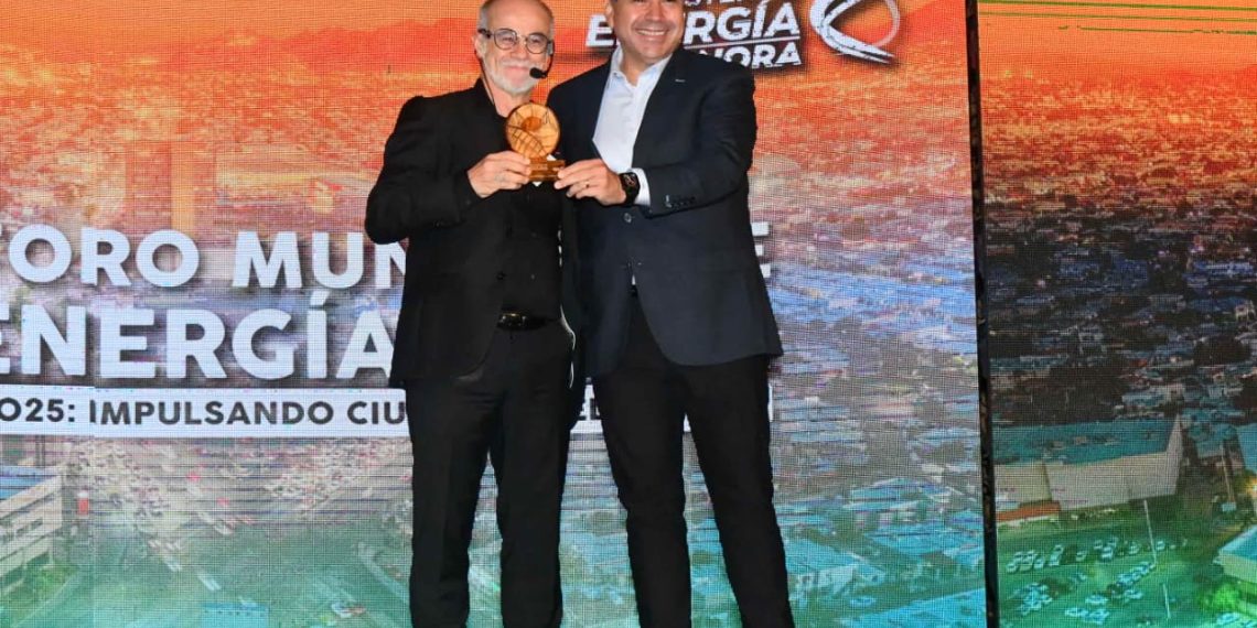 Ofrece urbanista Carlos Moreno concepto de “Ciudades de 15 Minutos” con enfoque de proximidad en el Foro Mundial de Energía Solar